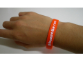 Bracelet en Silicone Buzzville.com - Couleur : Orange à gagner